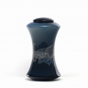 urne funéraire CONCAVE en verre soufflé bleu nuit. Welmo